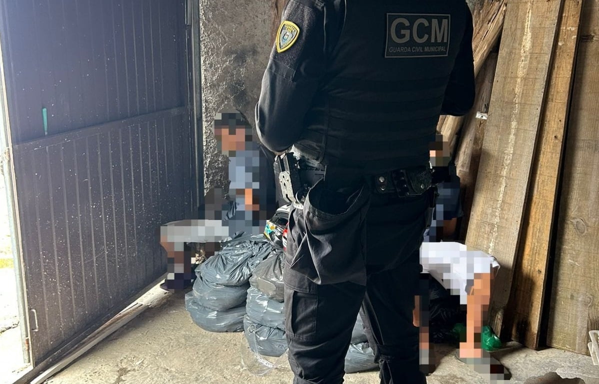 Jovem é preso e adolescente apreendido por tráfico de drogas em Bento Gonçalves