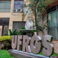 O processo seletivo é destinado, preferencialmente, a servidores públicos federais, estaduais e municipais de qualquer esfera de poder. (Foto: Reprodução)