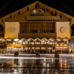 O cinema, conhecido como Cine Embaixador, estava com as atividades suspensas desde o in&iacute;cio da pandemia de Covid-19. (Foto: Reprodu&ccedil;&atilde;o)