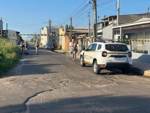 A vítima, uma jovem de 24 anos, foi morta pelo próprio companheiro. (Foto: Renato Dias / Correio do Imbé)