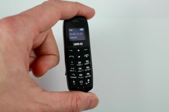 Embora a venda seja proibida no país e os modelos não possuam homologação da Anatel, a agência reguladora, eles são encontrados com facilidade em centros comerciais. (Foto: Reprodução)