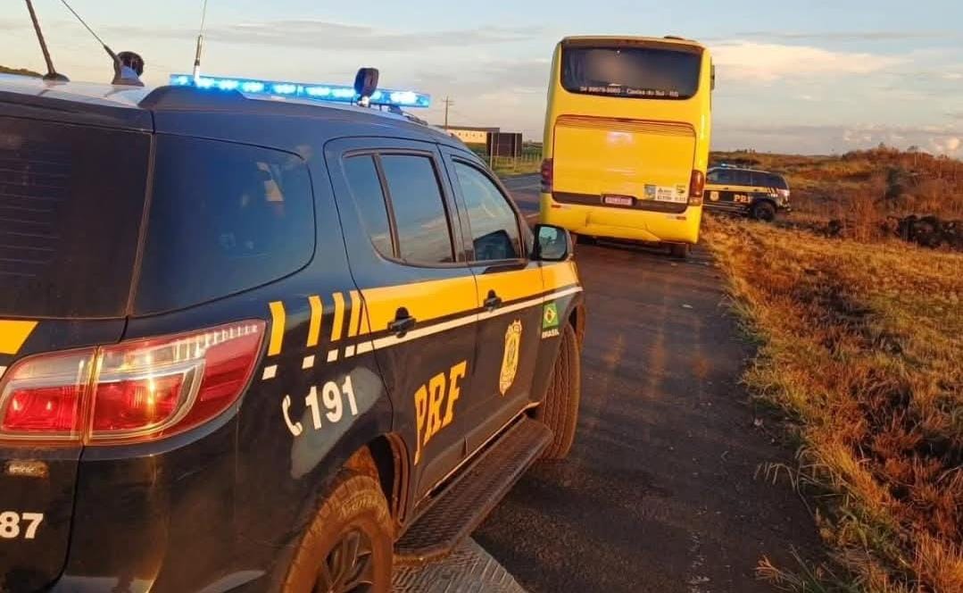 Os agentes da PRF abordaram um ônibus que vinha de Caxias do Sul e havia saído de São Sepé Os agentes da PRF abordaram um ônibus que vinha de Caxias do Sul e havia saído de São Sepé