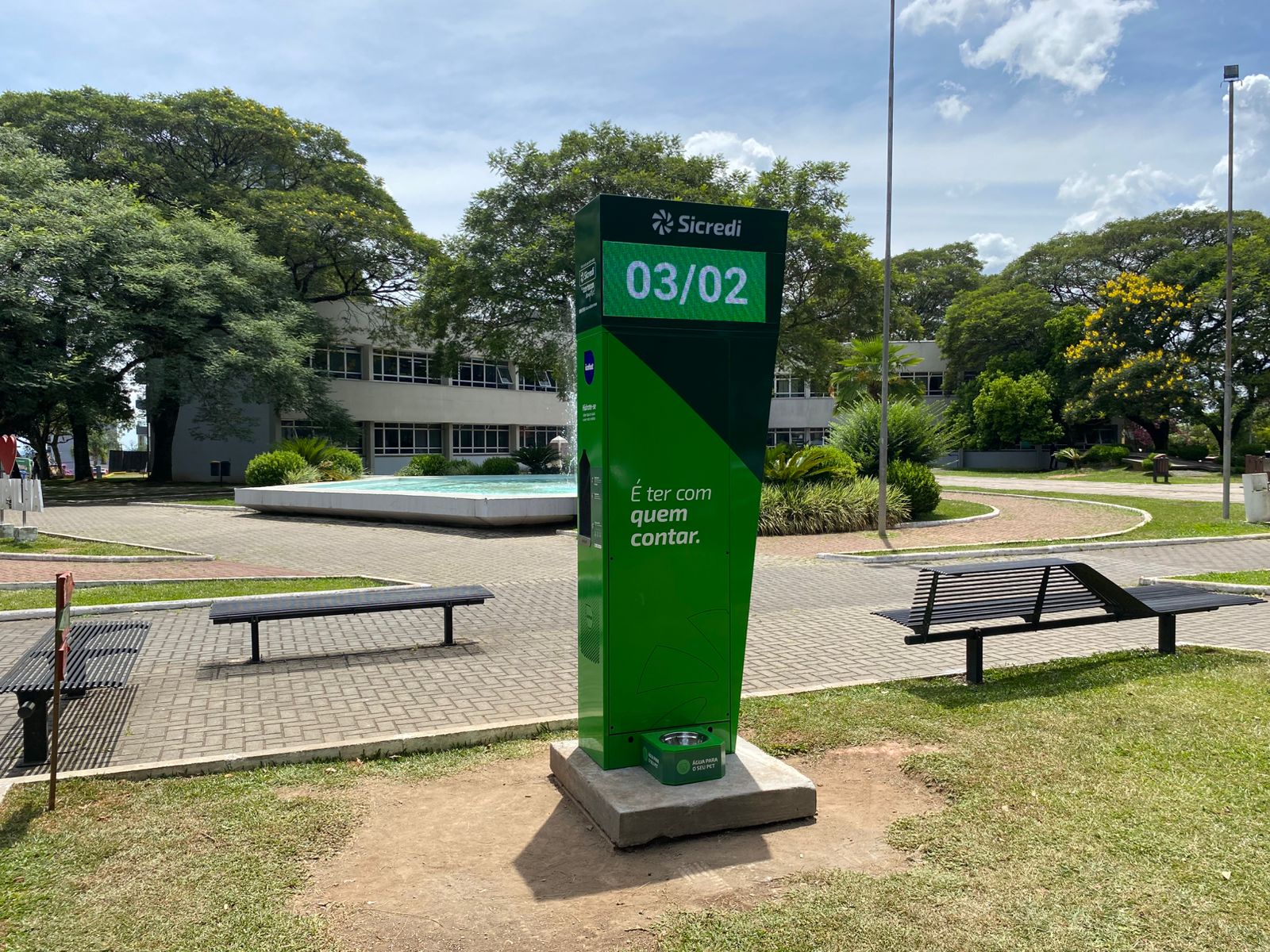 Farroupilha recebe estação de hidratação com água quente, fria e espaço para pets