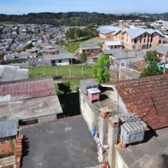 O susto levou ao acionamento imediato do Corpo de Bombeiros e da Defesa Civil. (Foto: LUIZ CHAVES)