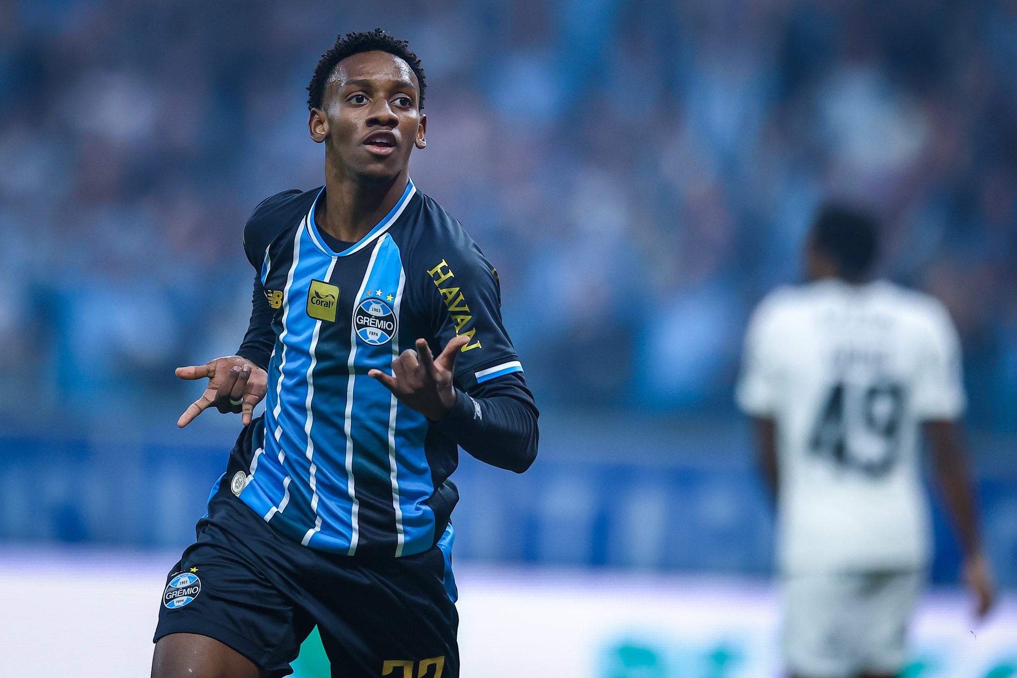 Galatasaray demonstra interesse em Gabriel Mec, do Grêmio